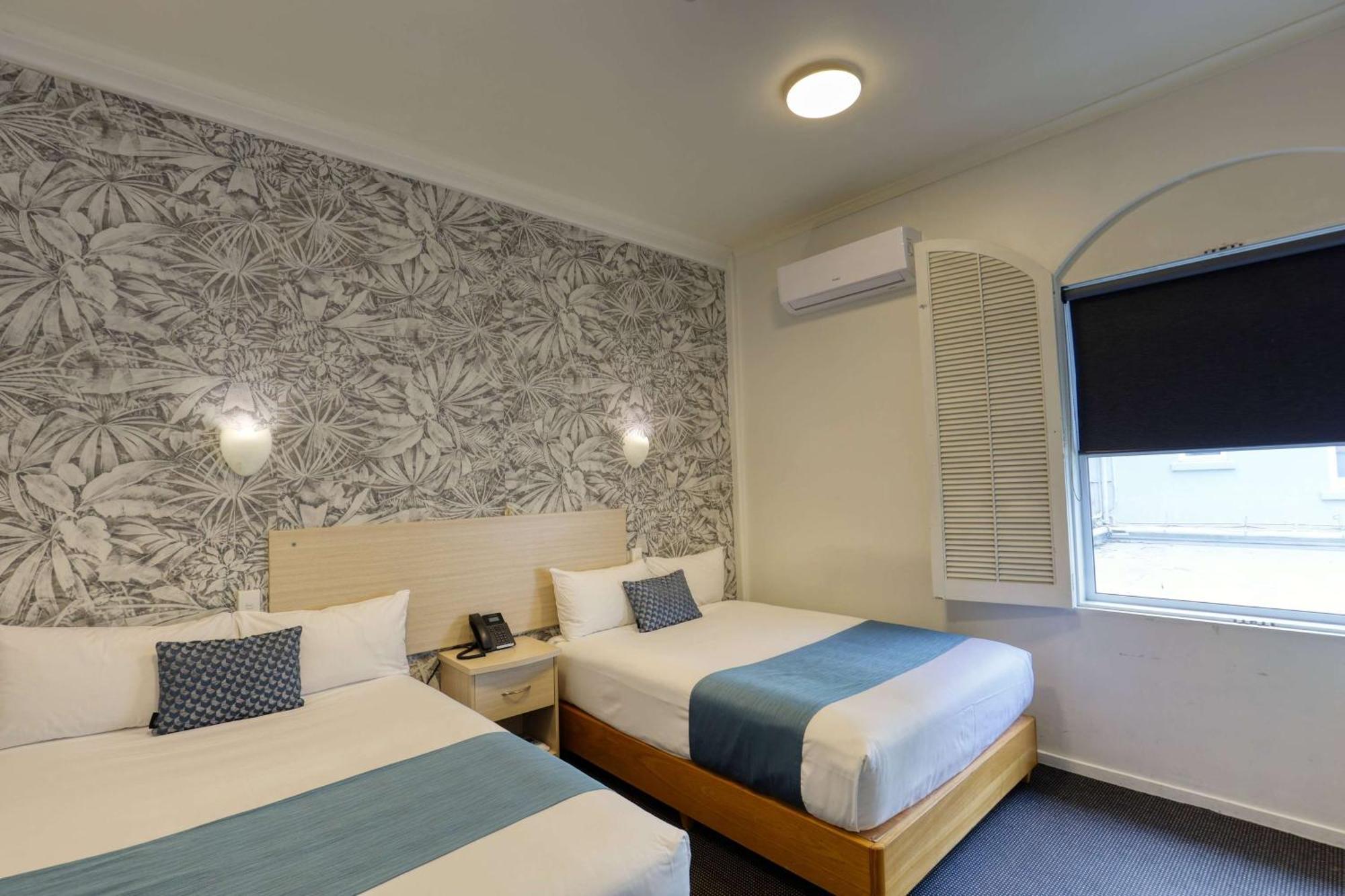 รามาดา บาย วินด์แฮม แฮมิลตัน Hotel ภายนอก รูปภาพ