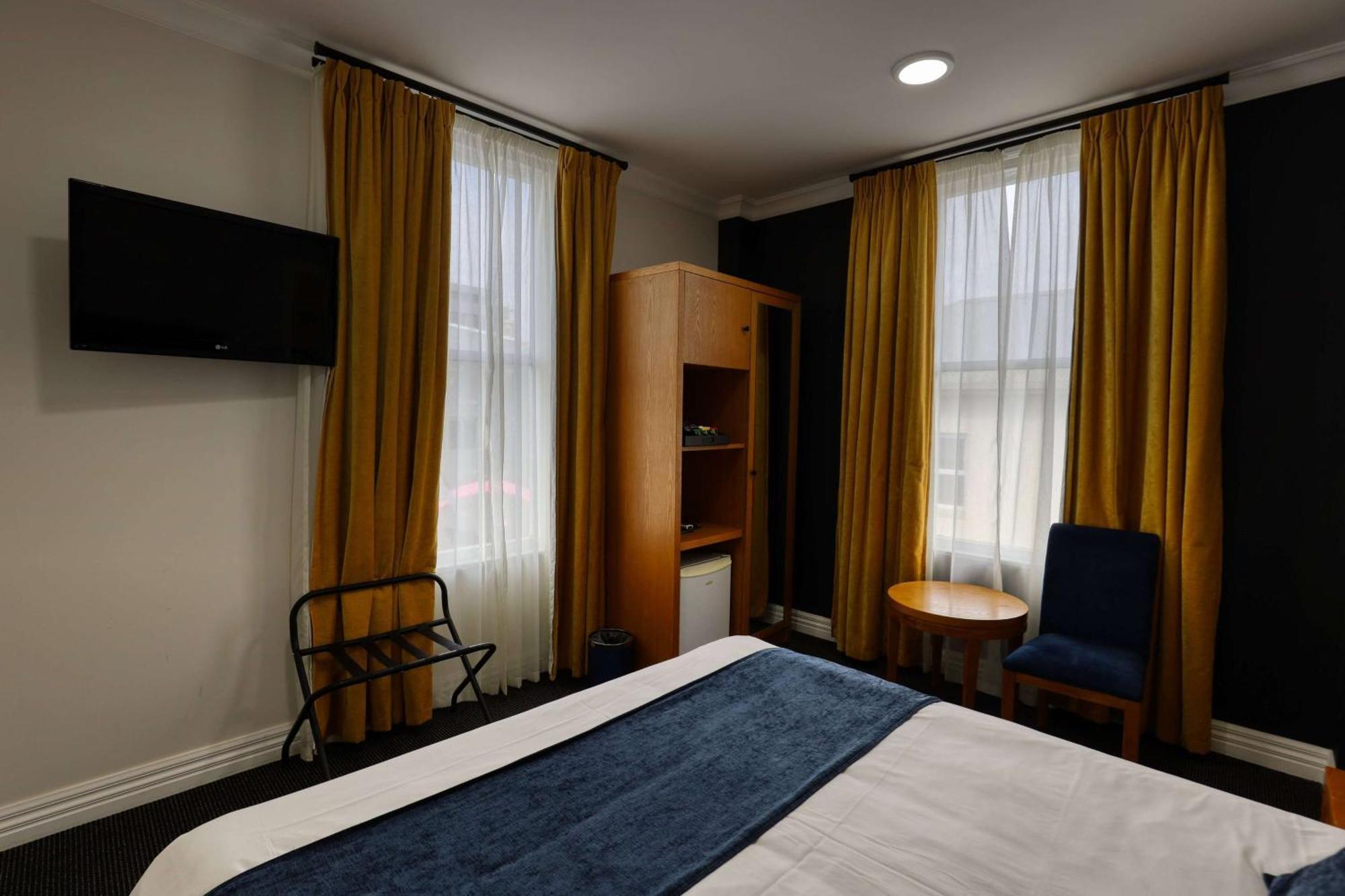 รามาดา บาย วินด์แฮม แฮมิลตัน Hotel ภายนอก รูปภาพ