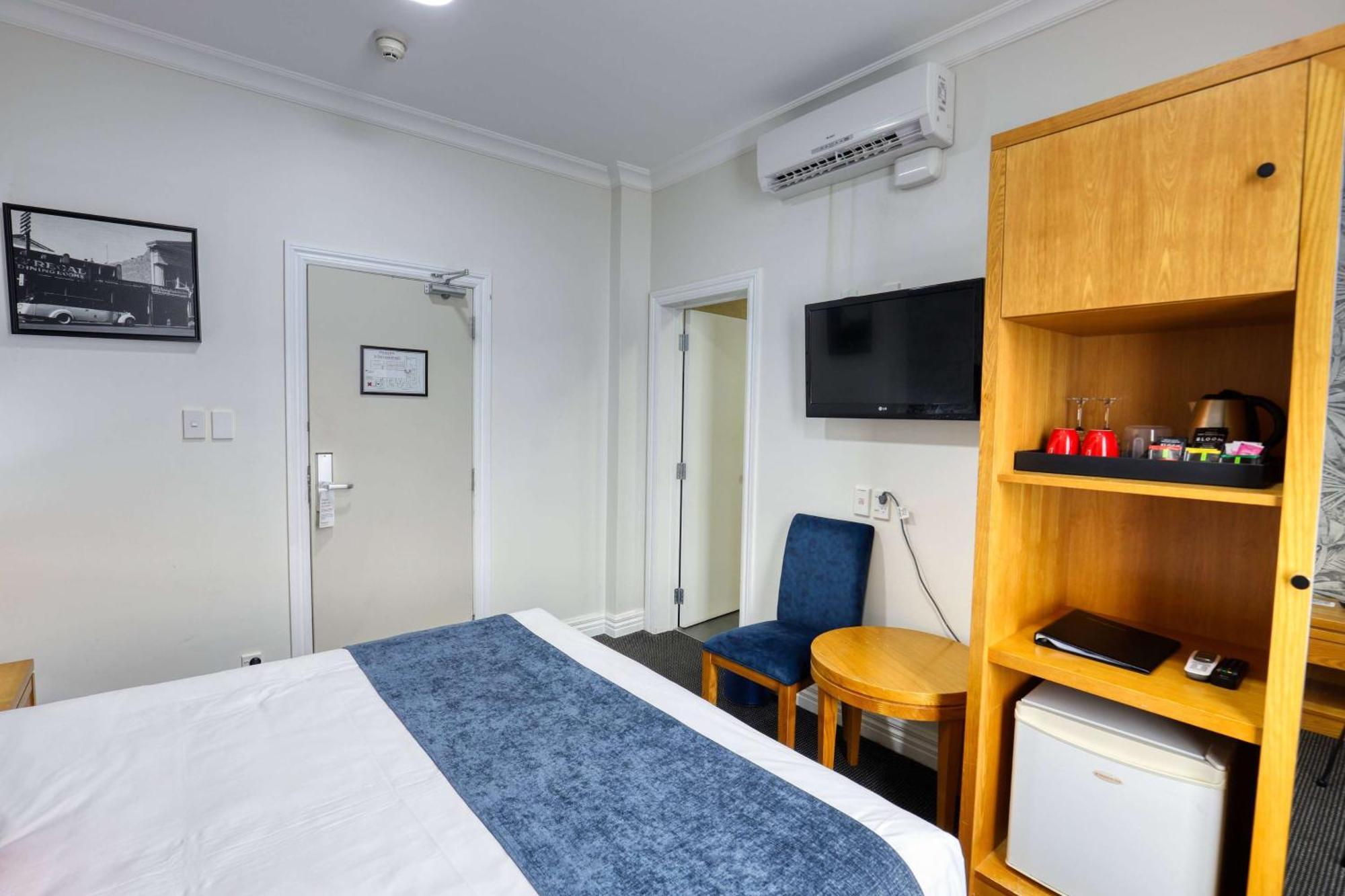 รามาดา บาย วินด์แฮม แฮมิลตัน Hotel ภายนอก รูปภาพ